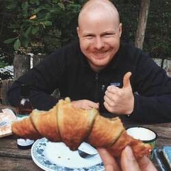 "Teilen wir uns das und du gibst mir dann die Hälfte?" - typisch Jonas, oder? 😁