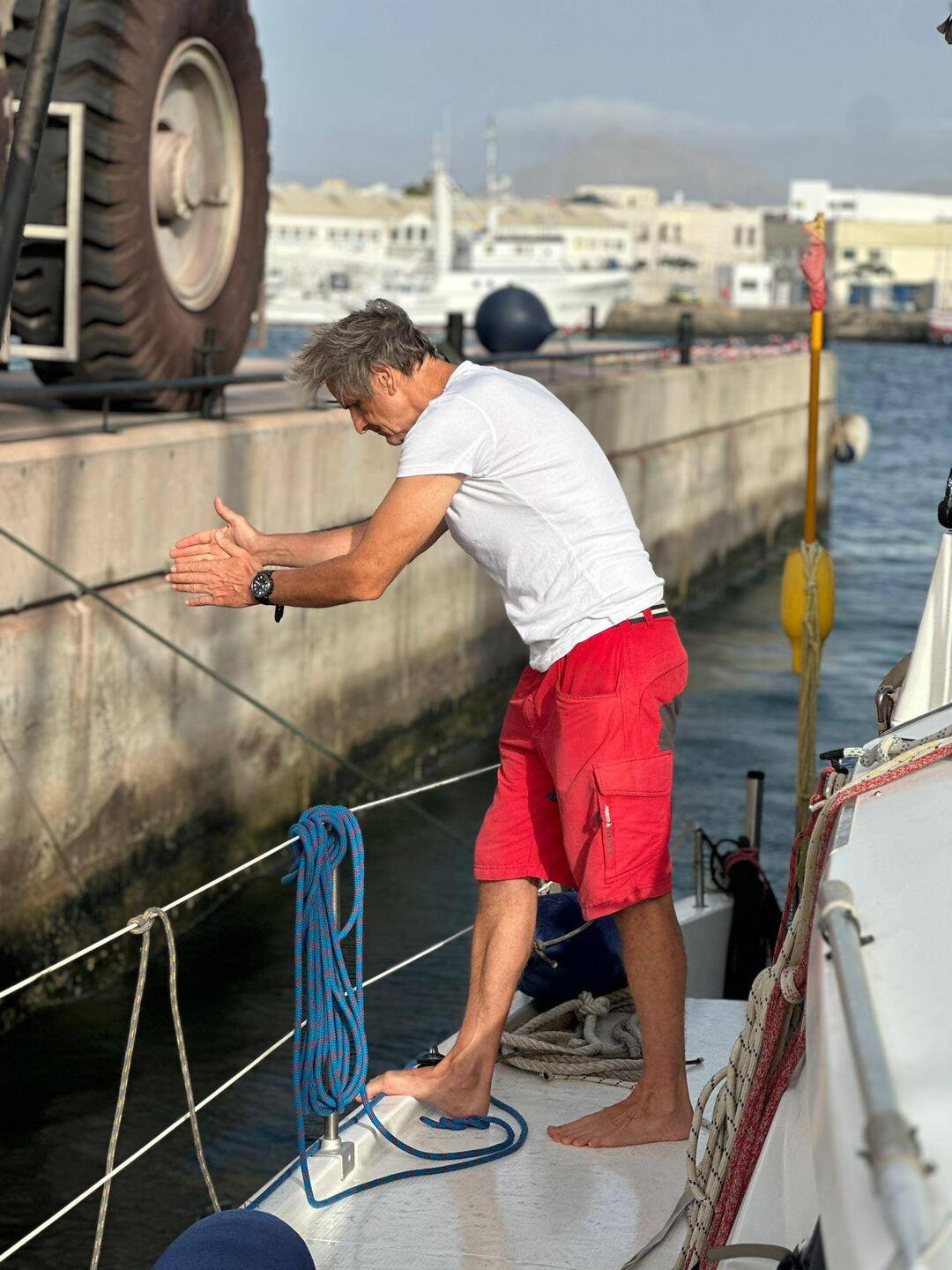 Ernster Skipper :) gibt Abstand an