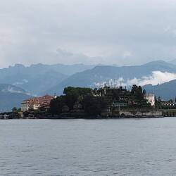 Isola Bella mit einem wunderschönen Garten. Heute wegen schlechtem Wetter nicht besucht