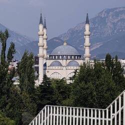 Blick auf die neue Moschee