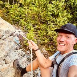 Teilweise mit Seilen nach oben ziehen müssen