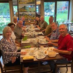 8:00 AM Group Breakfast