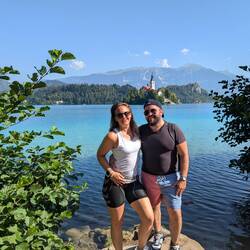 Mit Blick auf die Insel Kirche von Bled