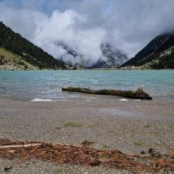 Am anderen Ende Sees....