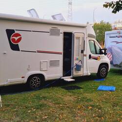 Am Übernachtungsplatz reihen sich die PILOTEn hintereinander!