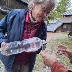 Țuică aus Plasteflasche... So gehört sich das. 🙃