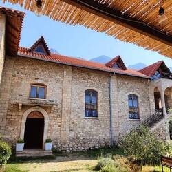 Im Innenhof des Museums