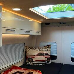 Bettoberschrank, gerade noch fertig geworden - unsere Fahrt kann starten!