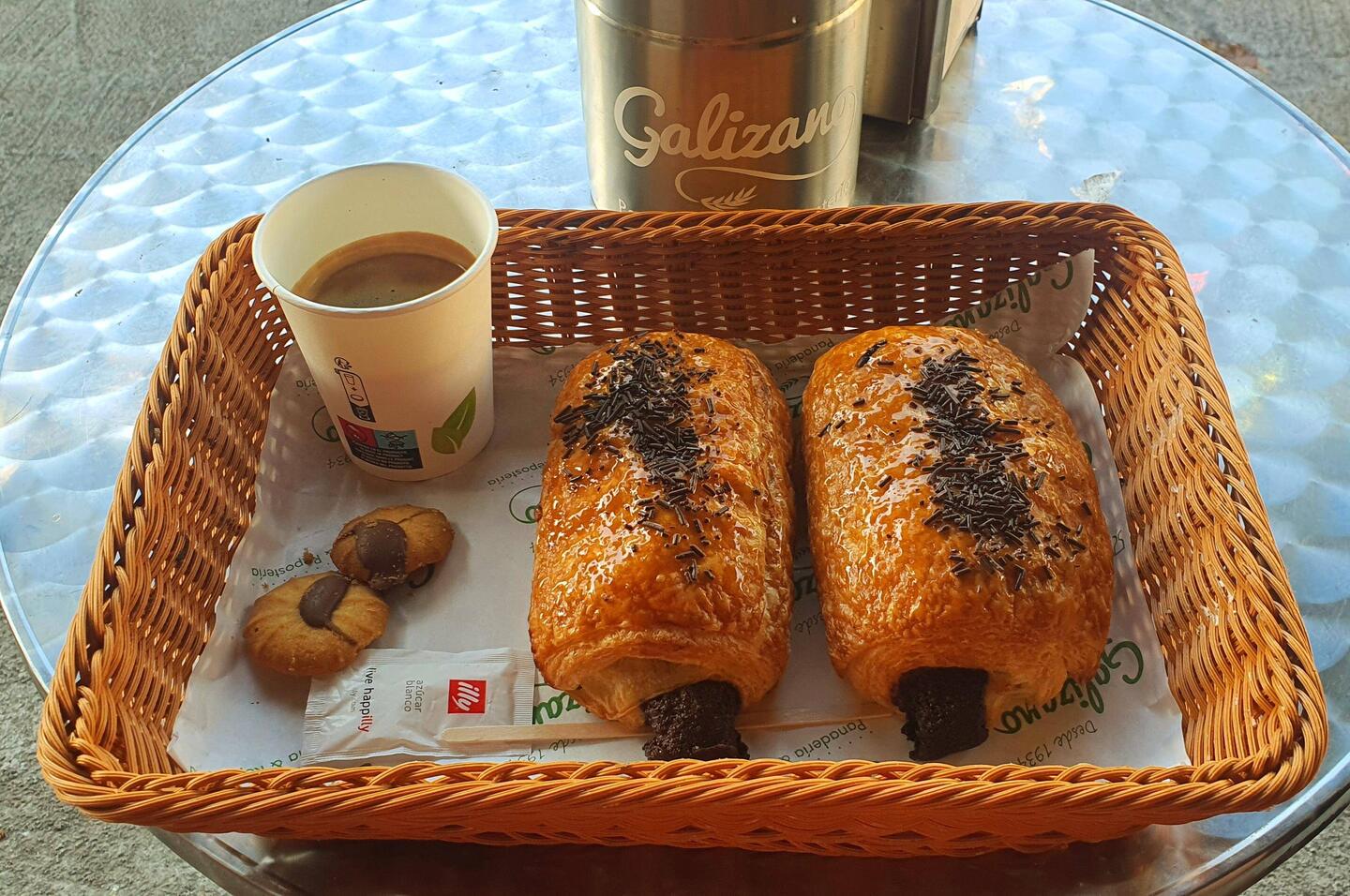 Les pains au chocolat 😋😋😋