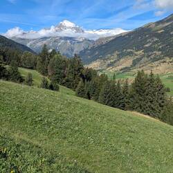 Above the town is Lanslebourg-mont-cenis