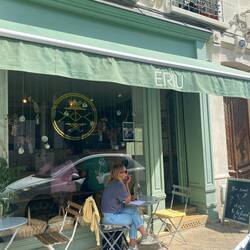 Ériu tiny restaurant with a lot of charm