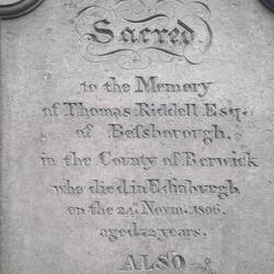 Das Grab von dem, dessen Name nicht genannt werden darf