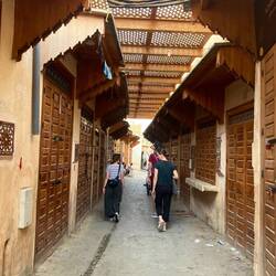 Geschlossene Geschäfte in der Medina