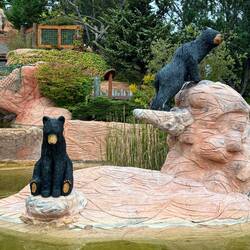 Bears in their natural habitat at the miniature golf place 🤣