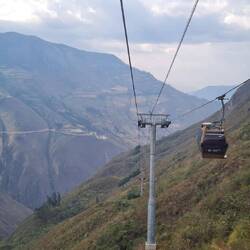 Anreise spektakulär mit 4 km Seilbahn