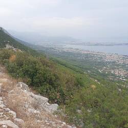 Da hinten vor der Landzunge liegt Split.