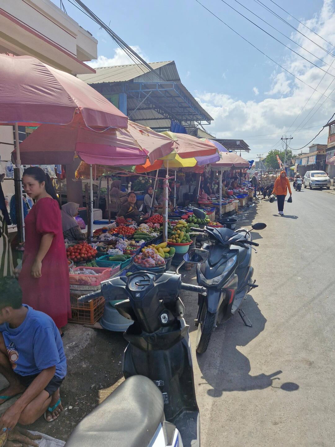 Smaller market, fresher produce, lol they all have similar produce, so the friendly fight begins