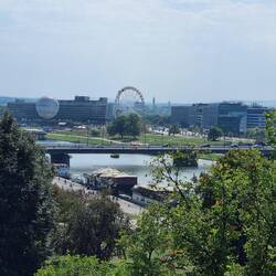Krakau Eye mit Blick auf die Themse