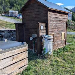 Men's facilities are al fresco