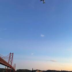 I przelatujący samolot