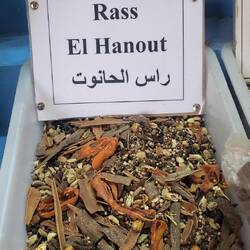 Eine traditionelle Gewürzmischung, die gerne für Tajinen verwendet wird.