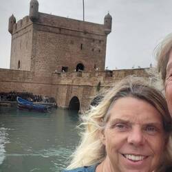 Dieser Turm steht am Hafen von Essouira und diente als Kulisse für eine erfolgreiche Fantasy-Serie.