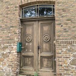 Tür am nicht mehr vorhandem Biohof