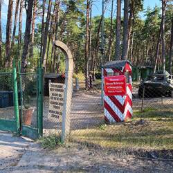 An der Bunkeranlage vorbei