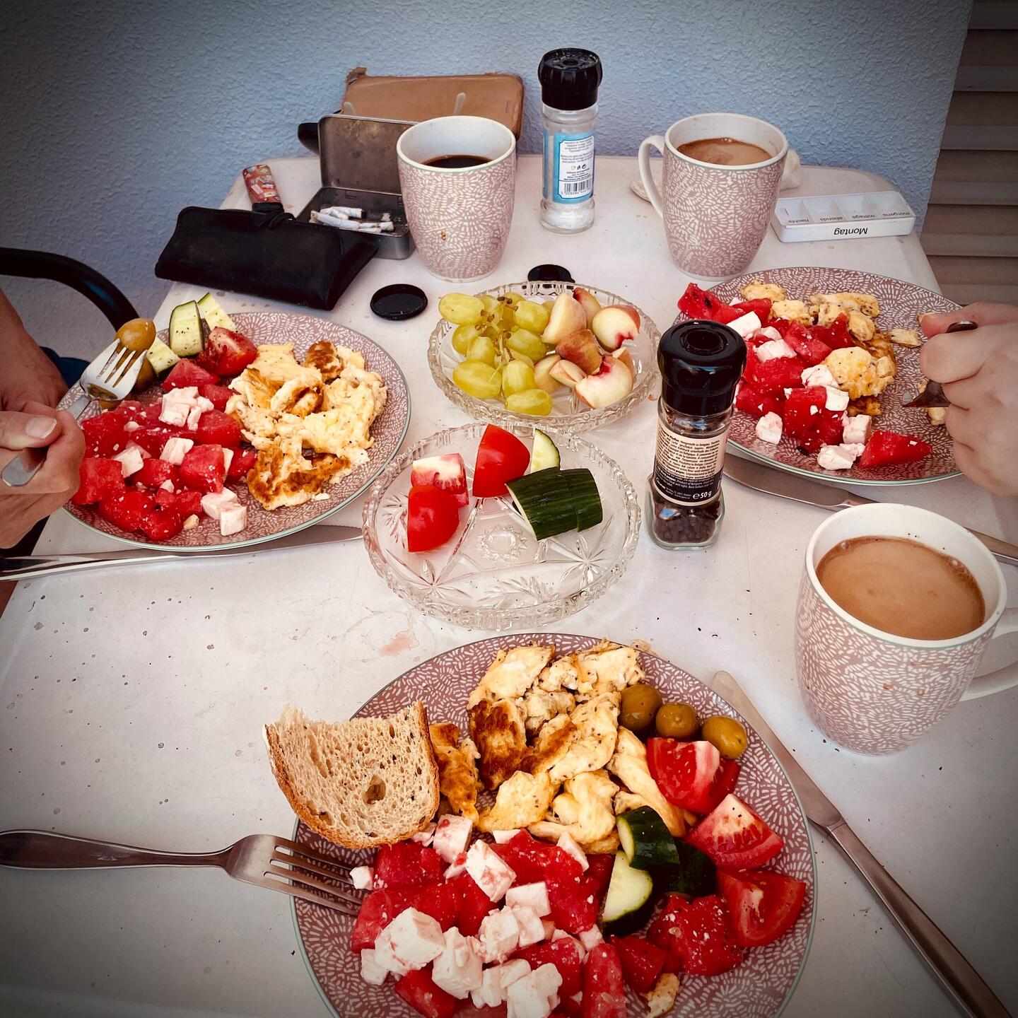 Jetzt nicht kurz blinzeln oder wegschauen... Frühstück ist wie Poker.
