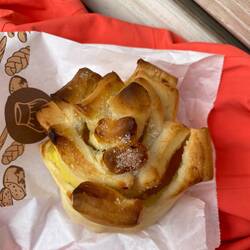 Met em beschtr Vanillegebäck woni je gha han, nämmli d Vanillerose 🤩