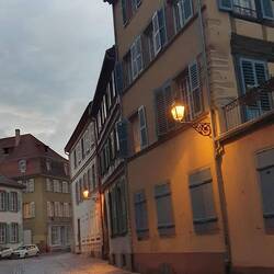 Colmars Gassen by night