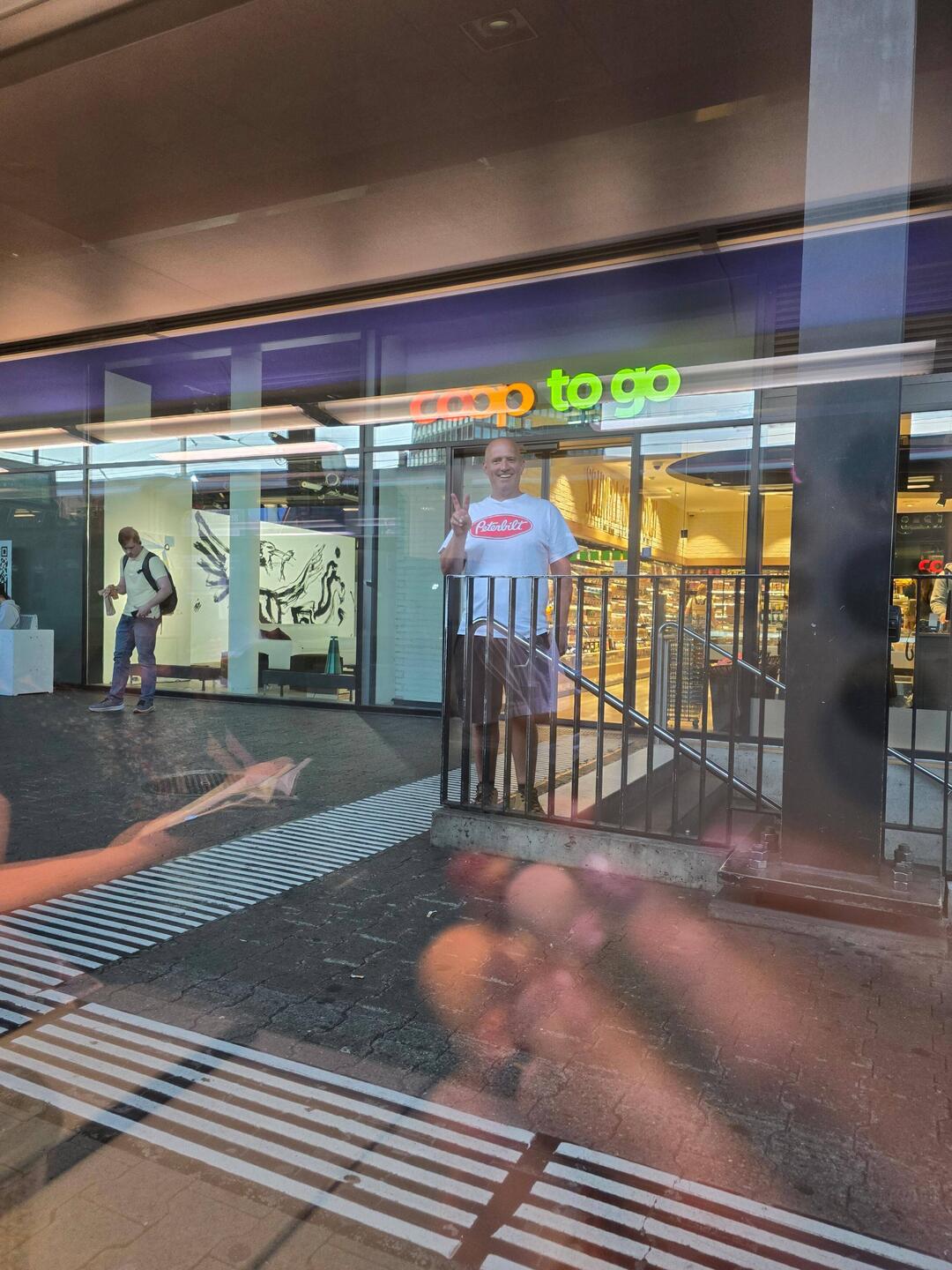 Freitag Morgen abschied am Bahnhof Zug
