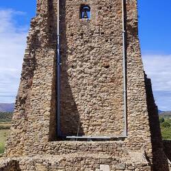 Die Ruine des Kirchturms