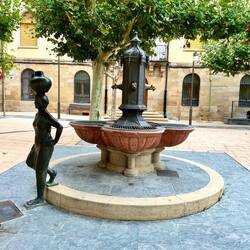 Sweet town center of Navarrete, this is where to fill water bottles