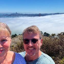 vormittags war die Golden Gate Bridge weitgehend von Nebelschwaden verhüllt
