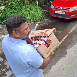 Abendsnack einkaufen, der vom Buscopiloten sogar selbst getragen wurde