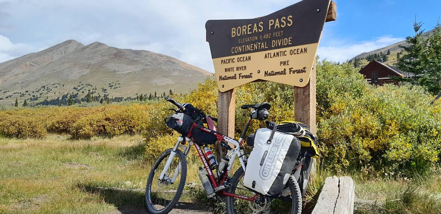 Boreas Pass 11'500 feet (~3500m) dank ehemaligem Eisenbahntrassee angenehmer Aufstieg