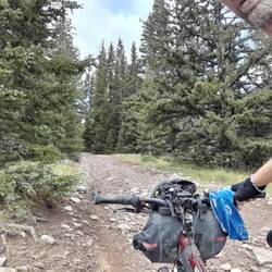 Übler, steiler Wegabschnitt (typisch für NM??): ~ halbe Stunde schieben