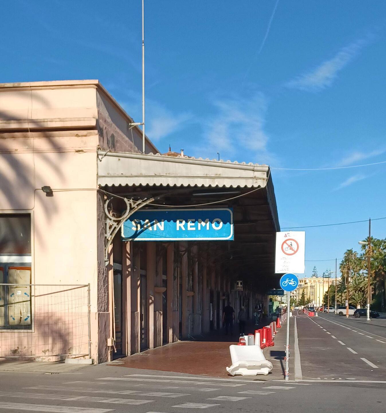 Sanremo mit dem Radweg auf der alten Eisenbahnweg