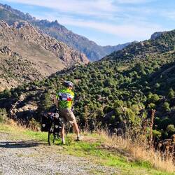 Don't get too close to the edge ! No barriers and a very steep drop !