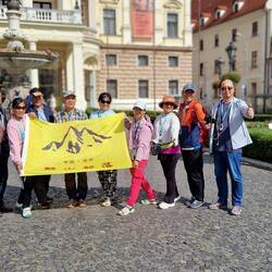 Chinezen lopen ook hier in grote groepen rond