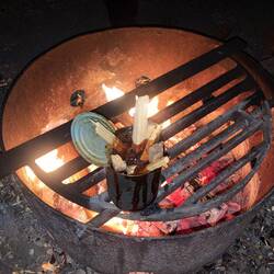 Fritz bastelt Anzünder & Kerzen