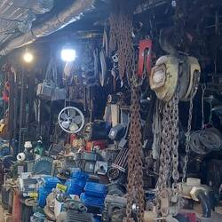 Es gibt alles. Neu & gebraucht. Zudem wird repariert👌