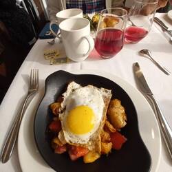 Frühstück für Schwerarbeiter ... getan wird nix