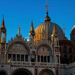 The Basilica di San Marcos is beautiful to behold.