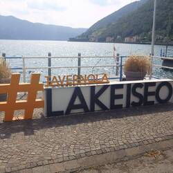 Los geht's zur Bootsfahrt auf dem Lago