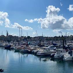 If all the boat owners live in Arcachon, there are tons of people
