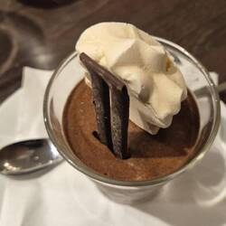 Mousse au chocolat.