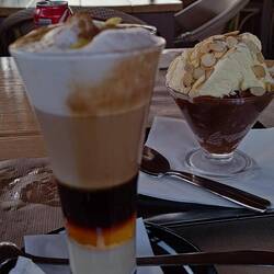 Spezialitäten: Barraquito und Bienmesabe