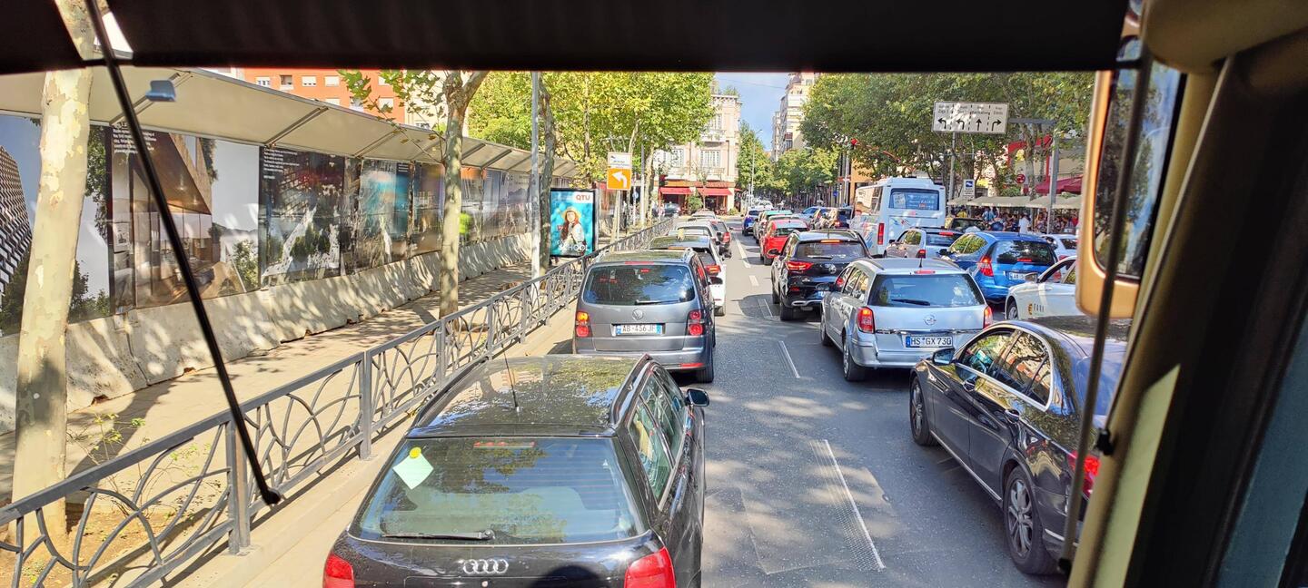 Ganz vorn im Bus